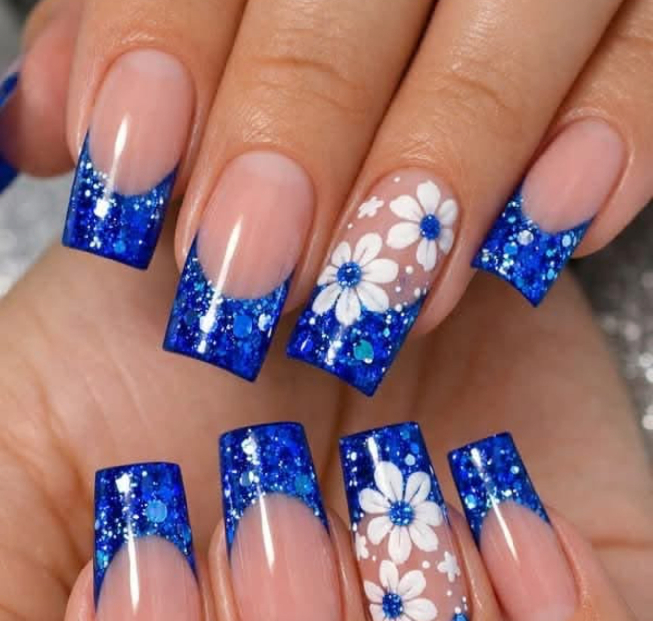 Nails & Head Spa logo