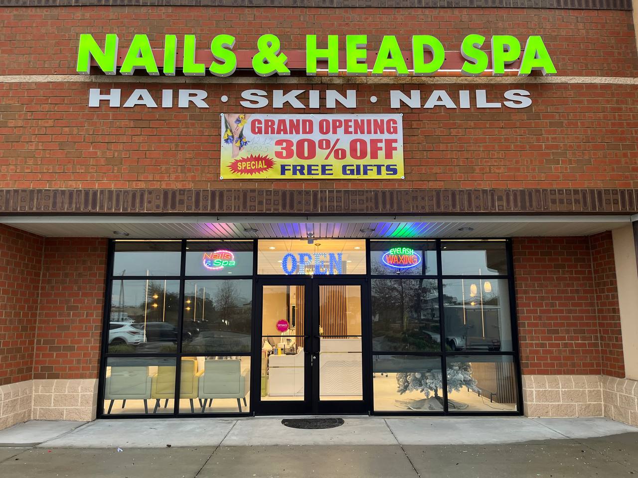 Nails & Head Spa nail photo 4